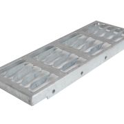 Bolt-on formed-grated top step for steel stairway